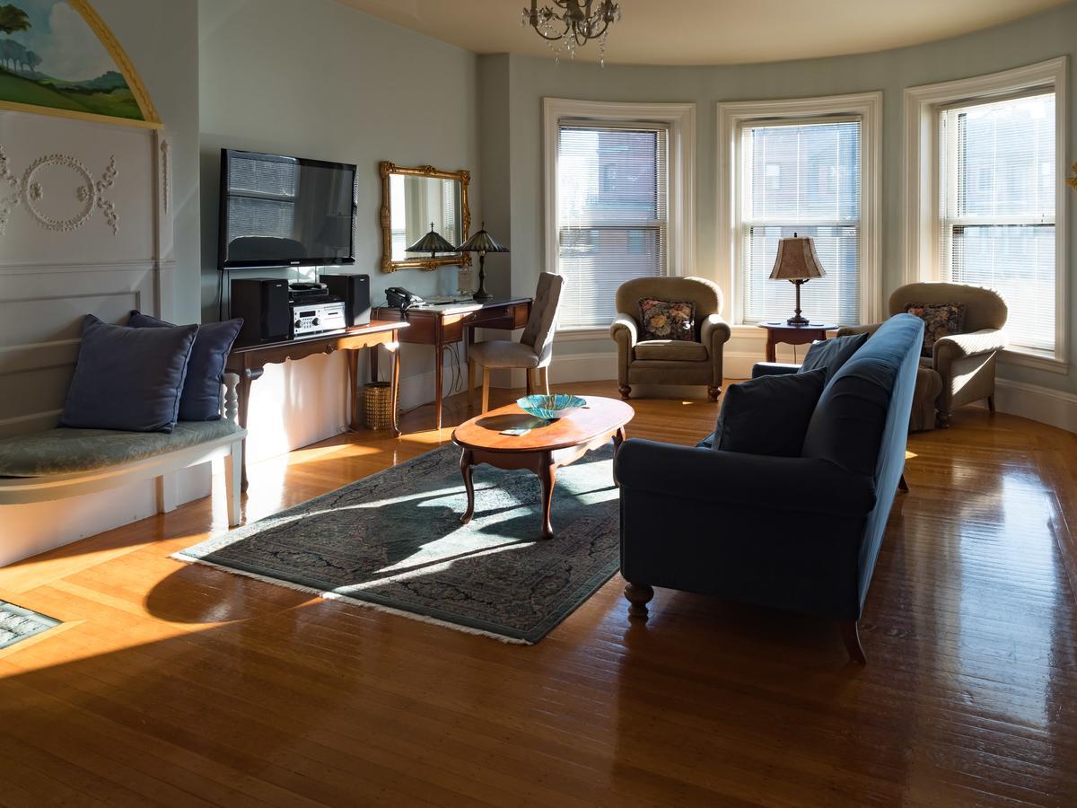 The Gryphon House Bed & Breakfast Boston Exterior photo