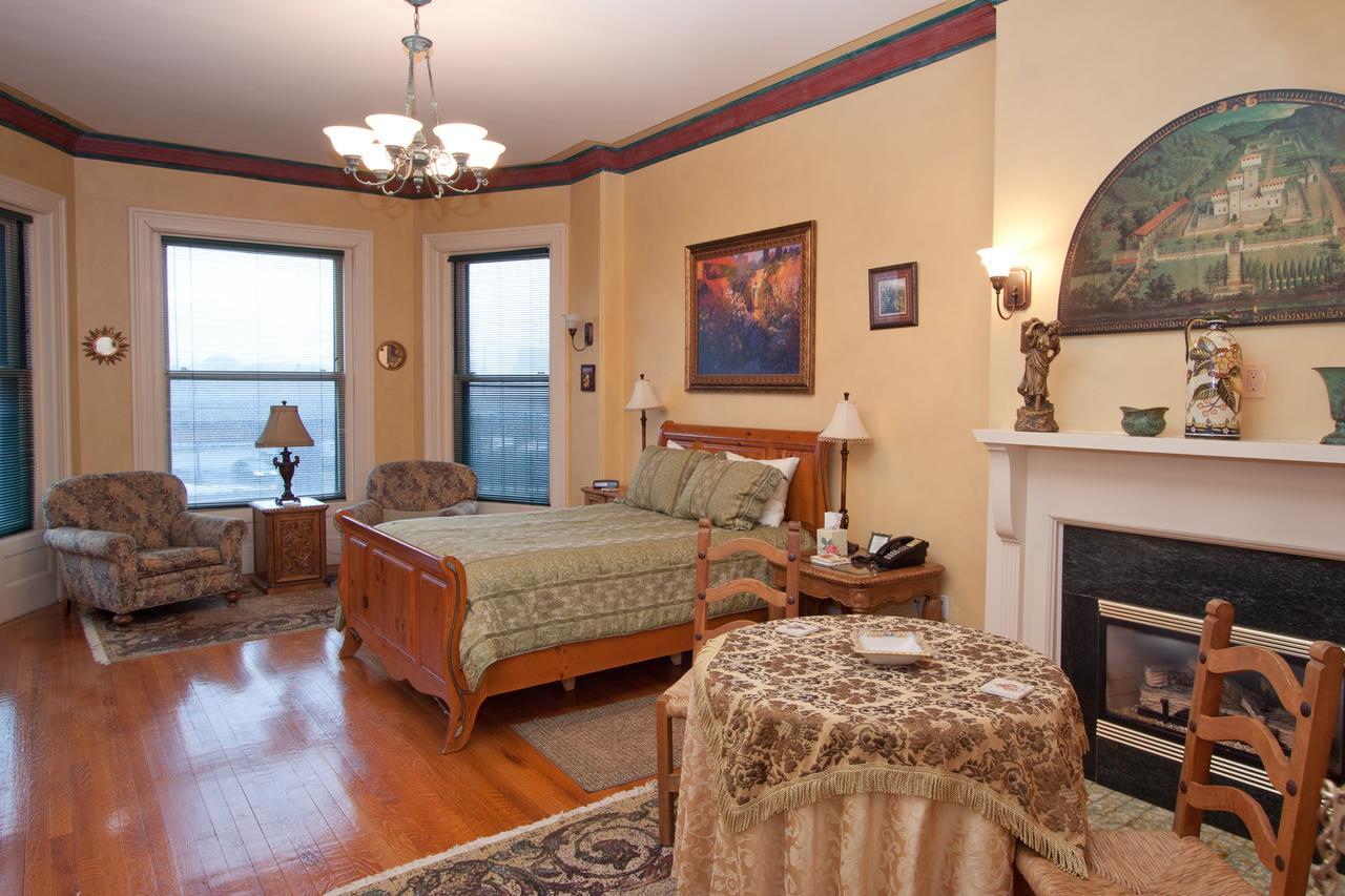 The Gryphon House Bed & Breakfast Boston Exterior photo