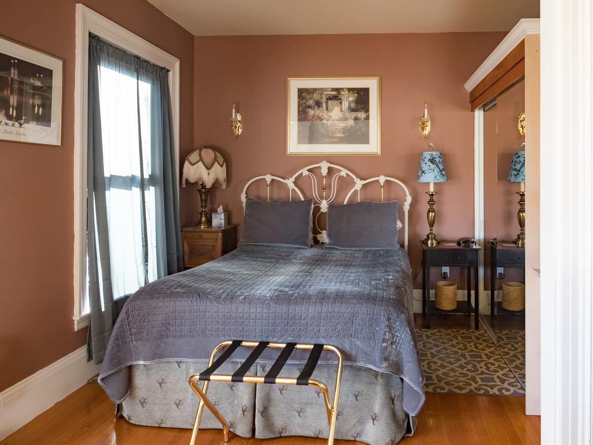 The Gryphon House Bed & Breakfast Boston Exterior photo