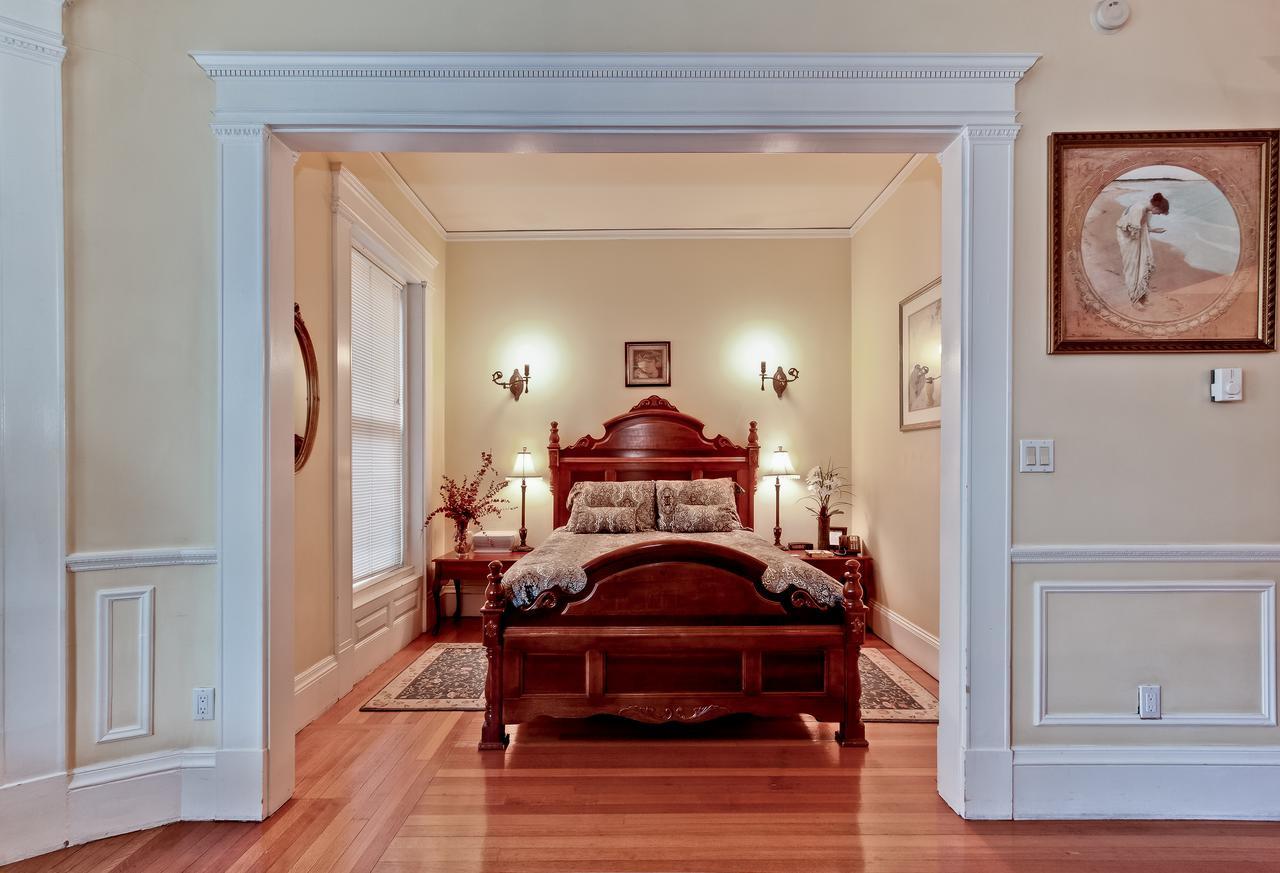 The Gryphon House Bed & Breakfast Boston Exterior photo