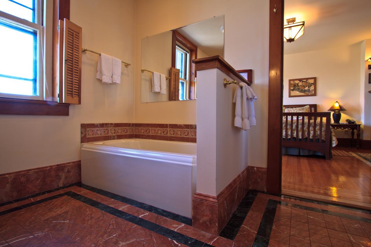 The Gryphon House Bed & Breakfast Boston Exterior photo