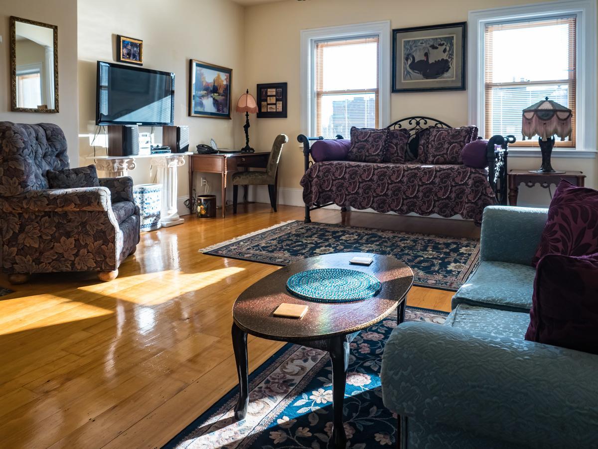 The Gryphon House Bed & Breakfast Boston Exterior photo