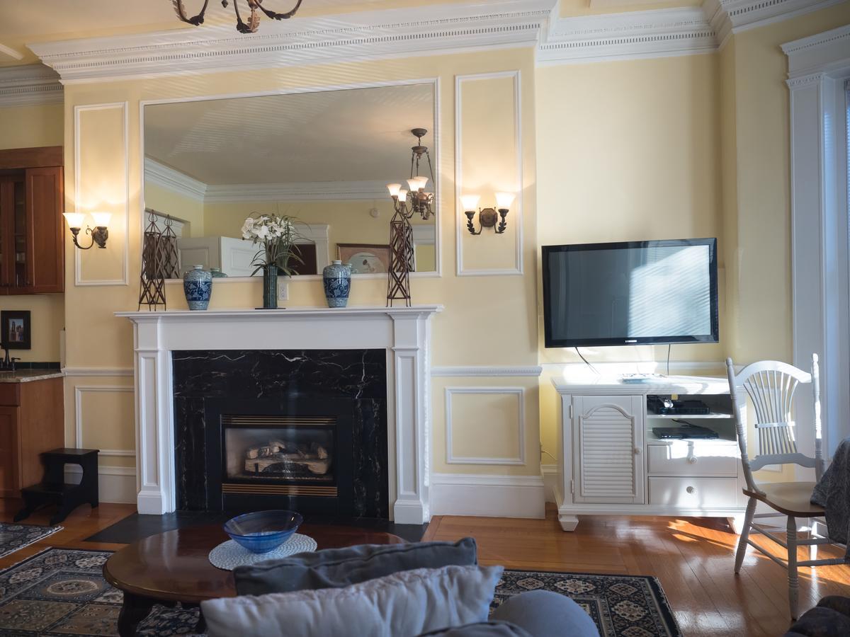 The Gryphon House Bed & Breakfast Boston Exterior photo