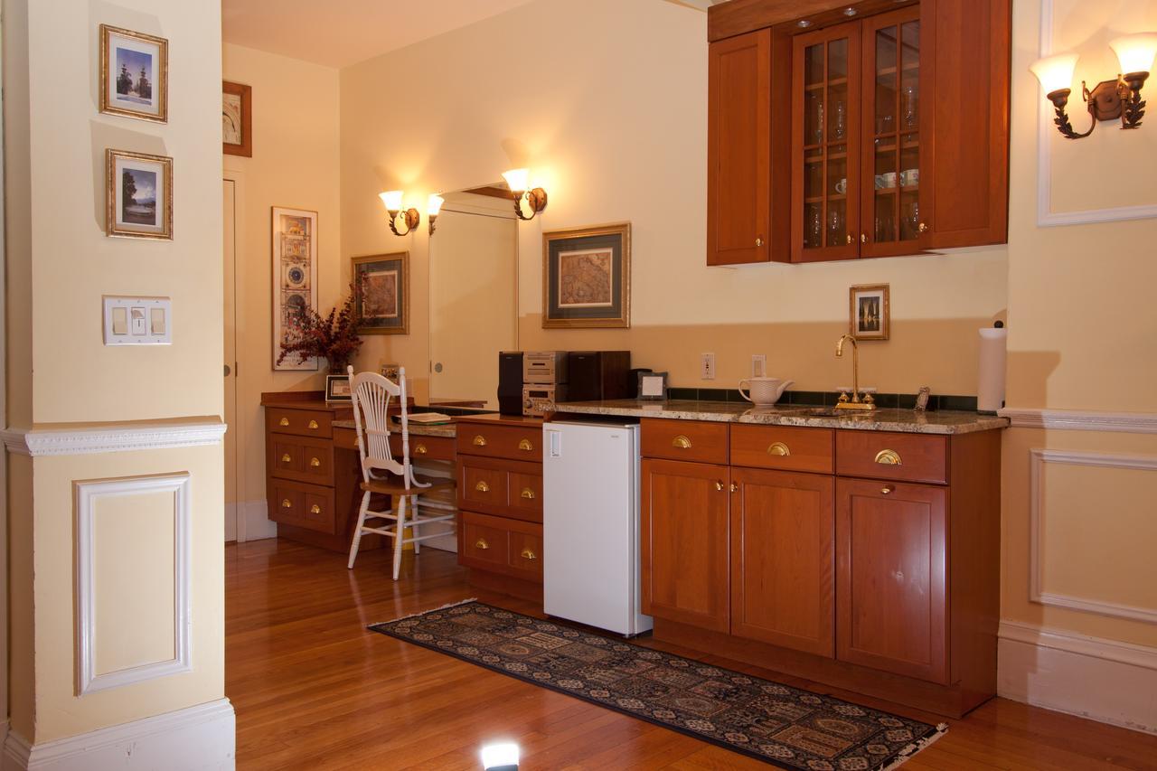 The Gryphon House Bed & Breakfast Boston Exterior photo