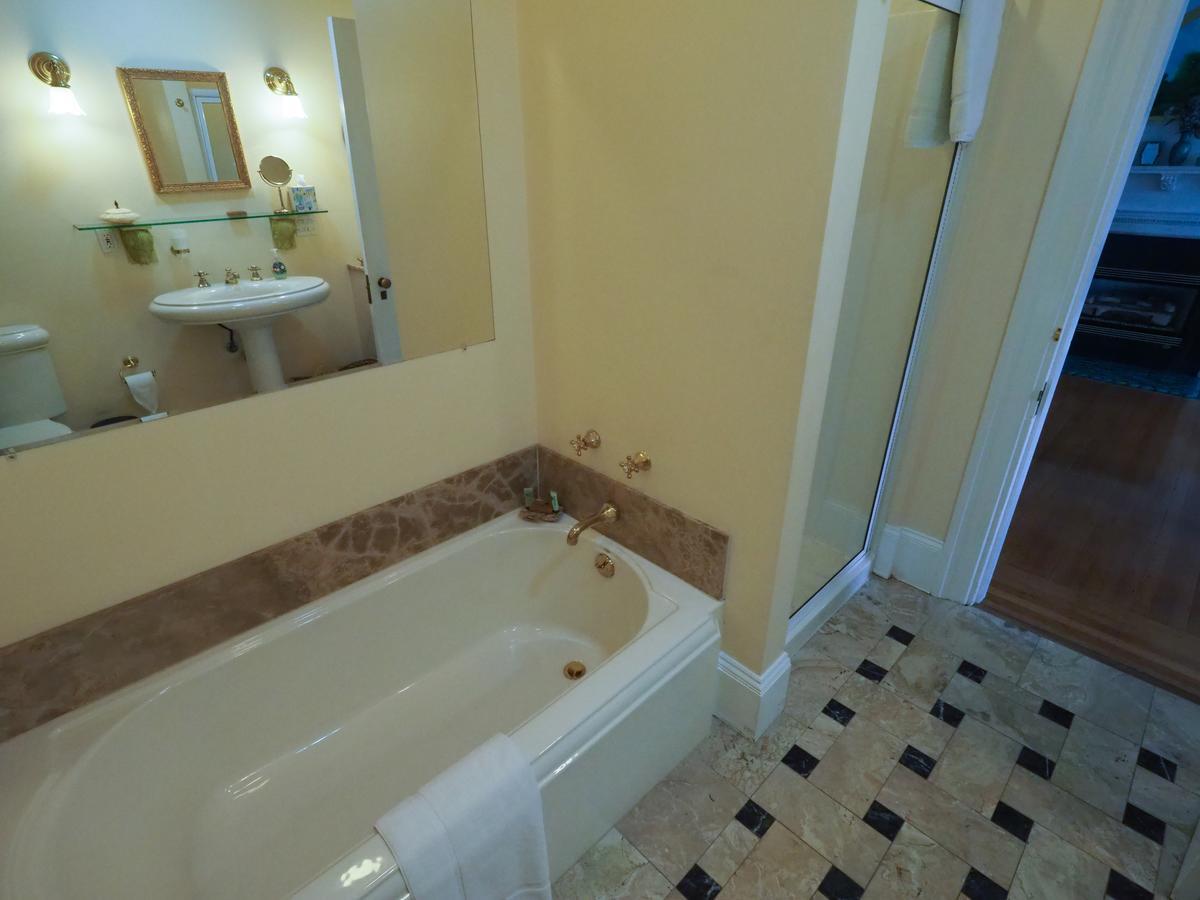 The Gryphon House Bed & Breakfast Boston Exterior photo